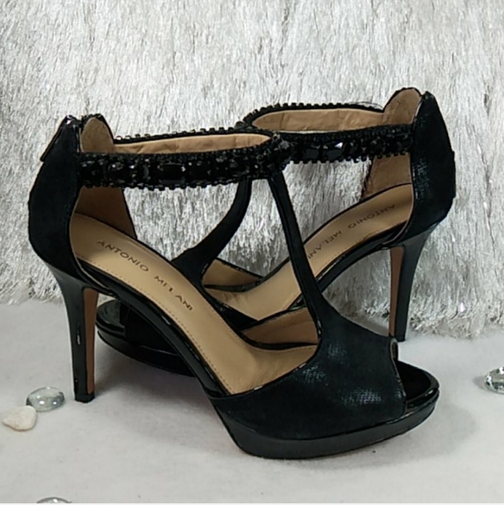EUC ANTONIO MELANI Black Leather T-Strap Sandals